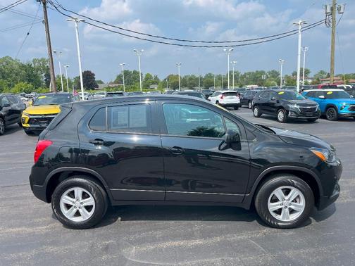 2022 Chevrolet Trax LS