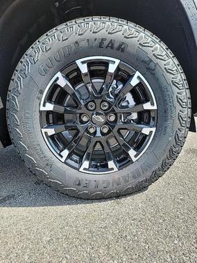 Radiant Red 2026 Chevrolet Traverse Z71