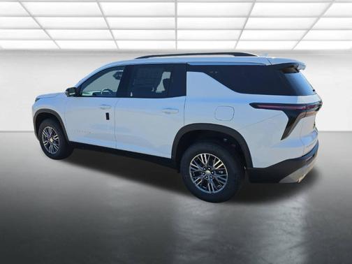 Summit White 2027 Chevrolet Traverse LT