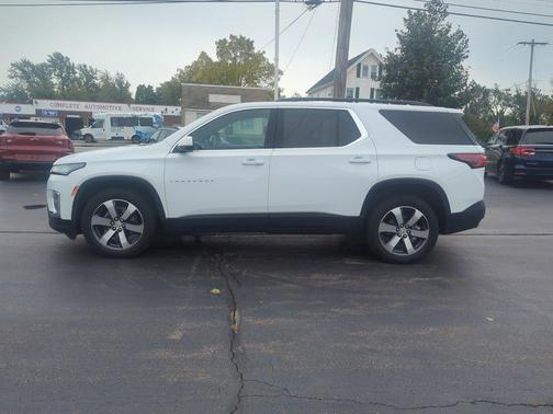 Summit White 2023 Chevrolet Traverse LT Leather
