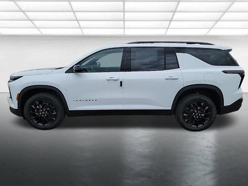 Summit White 2026 Chevrolet Traverse LT
