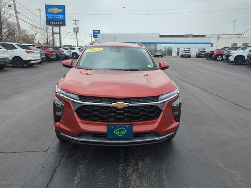 Cayenne Orange Metallic 2024 Chevrolet Trax LT