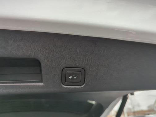 Summit White 2025 GMC Acadia Elevation