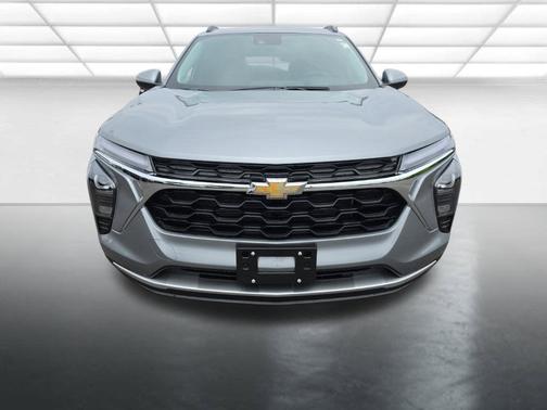 Sterling Gray Metallic 2026 Chevrolet Trax LT