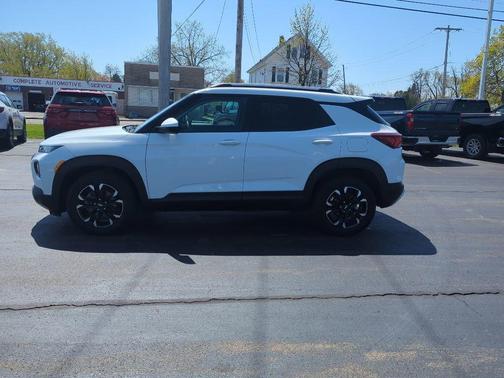 Summit White 2023 Chevrolet Trailblazer LT