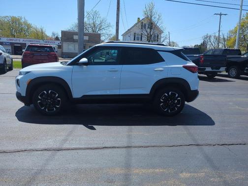Summit White 2023 Chevrolet Trailblazer LT