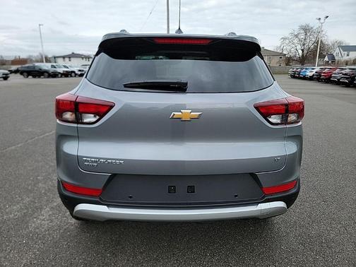 Sterling Gray Metallic 2026 Chevrolet Trailblazer LT