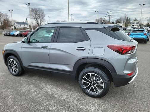 Sterling Gray Metallic 2026 Chevrolet Trailblazer LT
