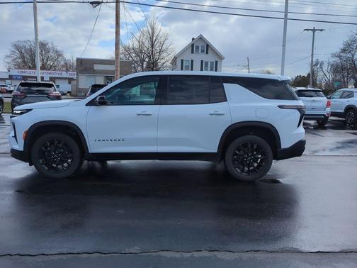 2024 Chevrolet Traverse LS