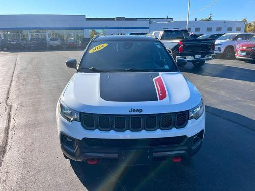 2024 Jeep Compass Trailhawk