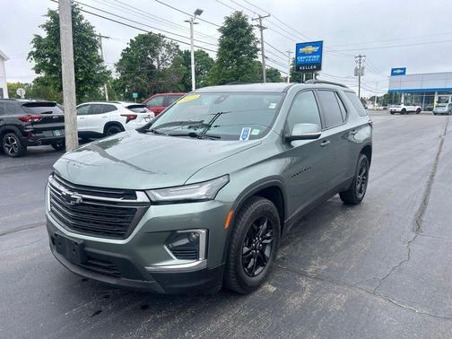 Silver Sage Metallic 2023 Chevrolet Traverse LT Cloth