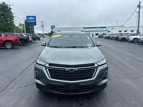 Silver Sage Metallic 2023 Chevrolet Traverse LT Cloth
