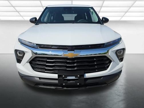 Summit White 2026 Chevrolet Trailblazer LS