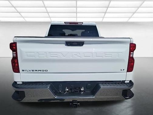Summit White 2026 Chevrolet Silverado 1500 LT