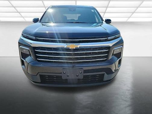 Mosaic Black Metallic 2026 Chevrolet Traverse LT