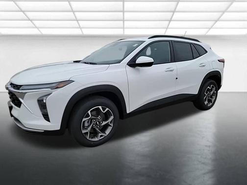 Summit White 2026 Chevrolet Trax LT