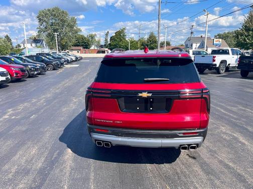 2025 Chevrolet Traverse LT