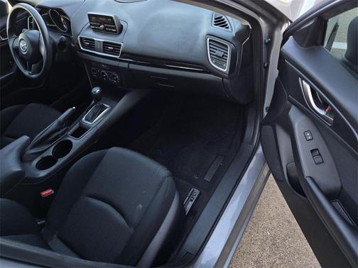 2015 Mazda Mazda3 i SV