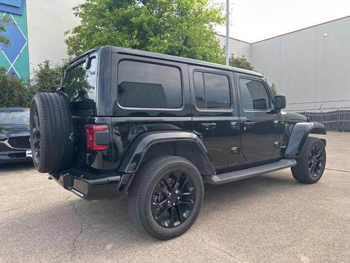 Black 2021 Jeep Wrangler Unlimited Sahara Altitude