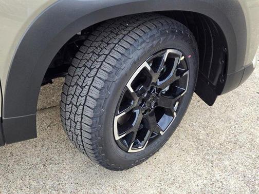 Zircon Sand Metallic 2026 Mazda CX-50 2.5 Turbo Meridian Edition