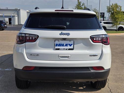 2023 Jeep Compass Latitude Lux