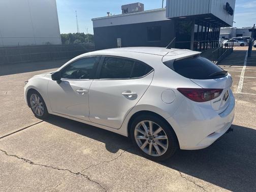 Snowflake White Pearl Metallic 2017 Mazda Mazda3 Touring