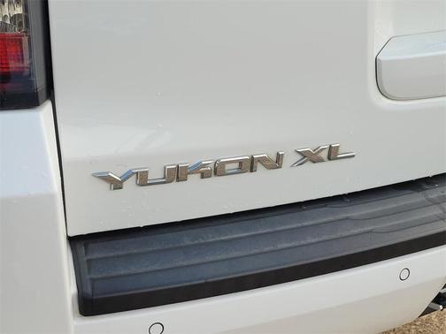 2017 GMC Yukon XL SLT