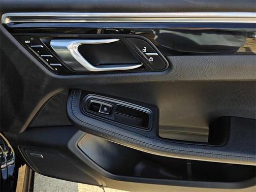 2022 Porsche Macan Base