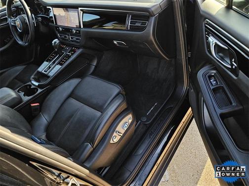 2022 Porsche Macan Base