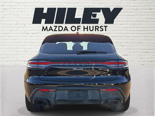 2022 Porsche Macan Base