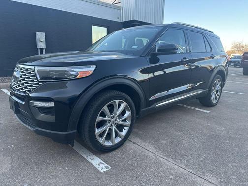 Black 2021 Ford Explorer Platinum