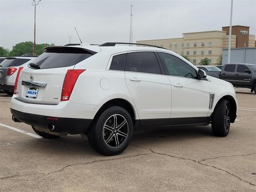 2016 Cadillac SRX Standard