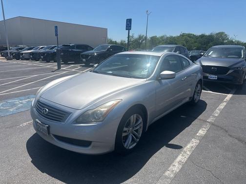 2010 INFINITI G37x Base