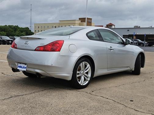 2010 INFINITI G37x Base