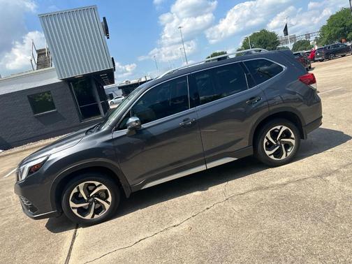 Magnetite Gray Metallic 2023 Subaru Forester 2.5i Touring