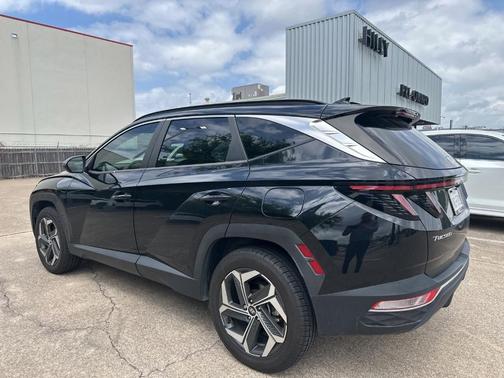 Black 2022 Hyundai TUCSON SEL