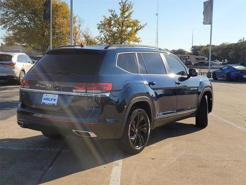 2022 Volkswagen Atlas 2.0T SE w/Technology