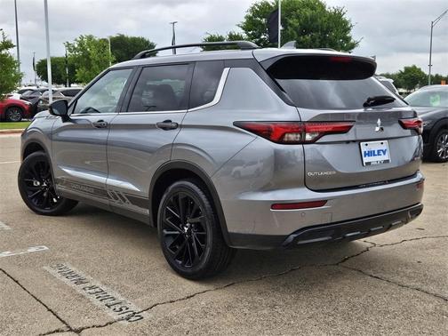 2022 Mitsubishi Outlander SE