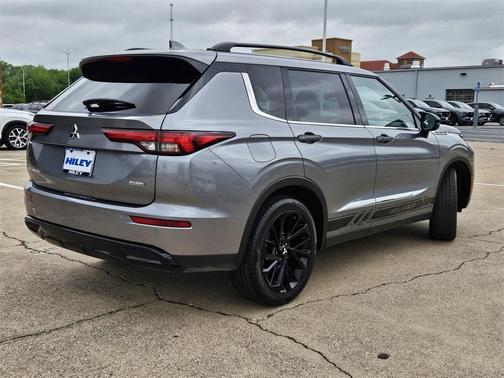 2022 Mitsubishi Outlander SE