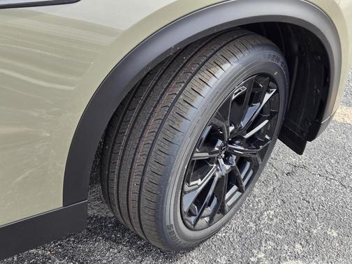 Zircon Sand Metallic 2026 Mazda CX-70 PF