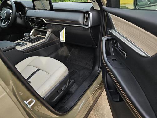 2025 Mazda CX-70 PHEV Premium Package