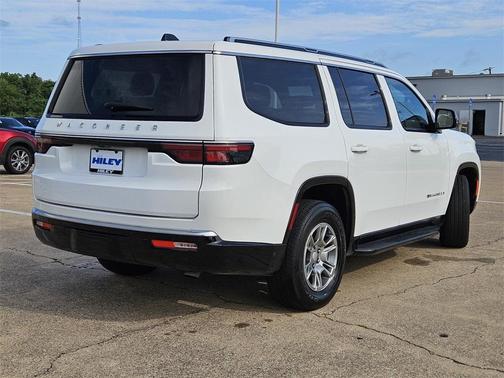 2024 Jeep Wagoneer Base