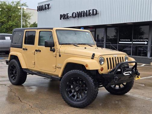 2013 Jeep Wrangler Unlimited Sahara