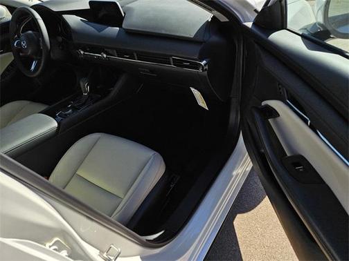 2025 Mazda Mazda3 FWD w/Preferred Package