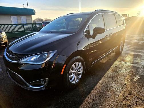 2018 Chrysler Pacifica Touring-L