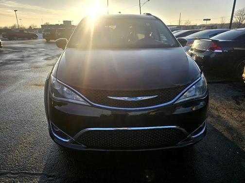 2018 Chrysler Pacifica Touring-L
