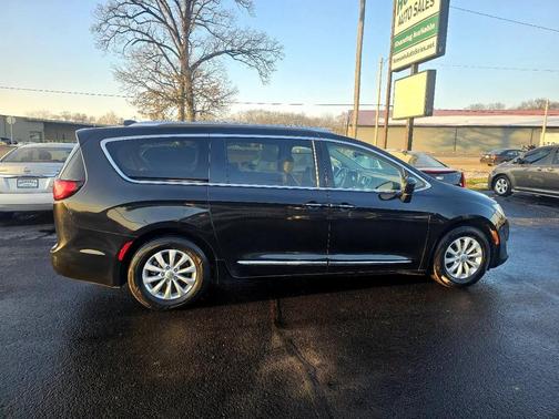 2018 Chrysler Pacifica Touring-L