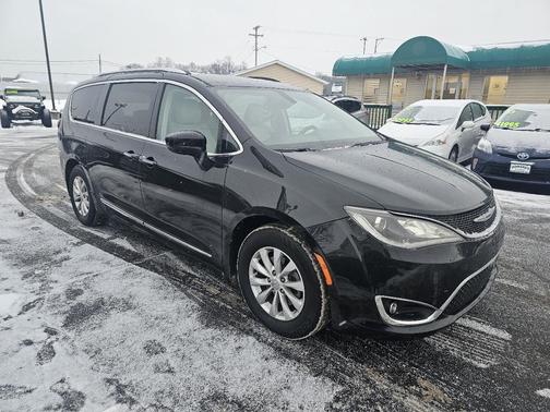 2018 Chrysler Pacifica Touring-L
