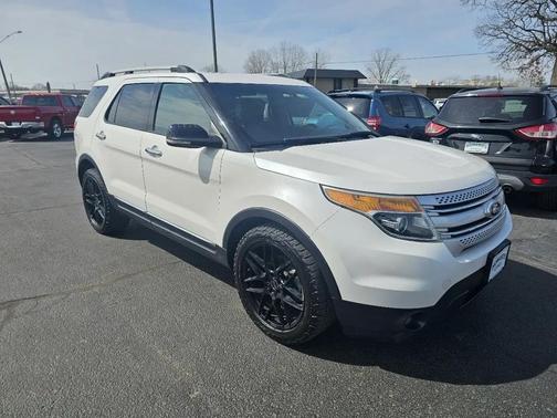 White 2013 Ford Explorer XLT