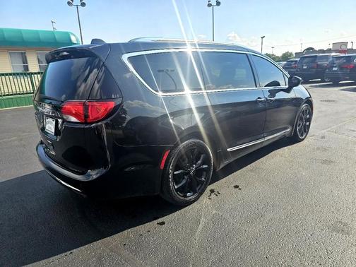 2018 Chrysler Pacifica Touring-L Plus